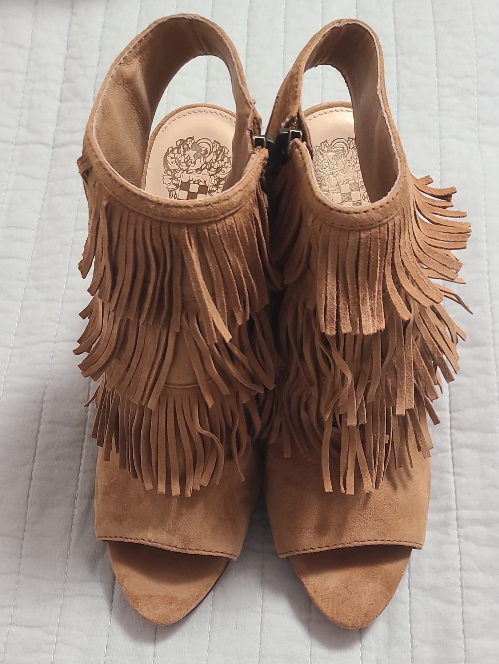 Vince Camuto Jadon Women's Trendy Suede Leather Fringe Heel Camel Sandals Sz 7.5